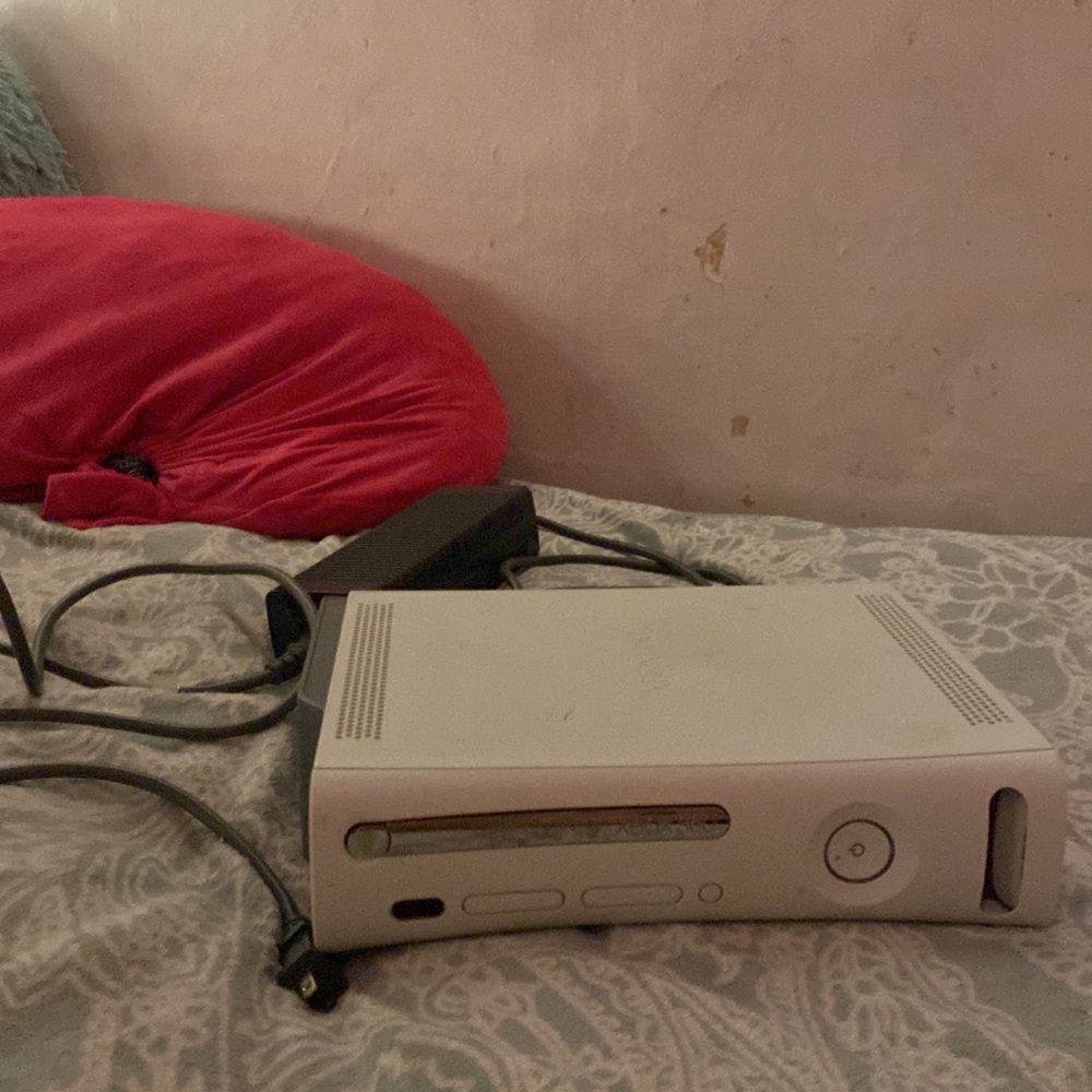 Xbox 360 - Picture 4 of 4